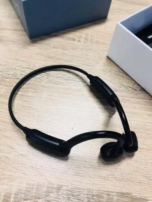 Новая концепция сенсорной костной проводимости Bluetooth гарнитура Висячие уши висячие шеи Спортивные Беспроводные кости зондирования езда Водонепроницаемый