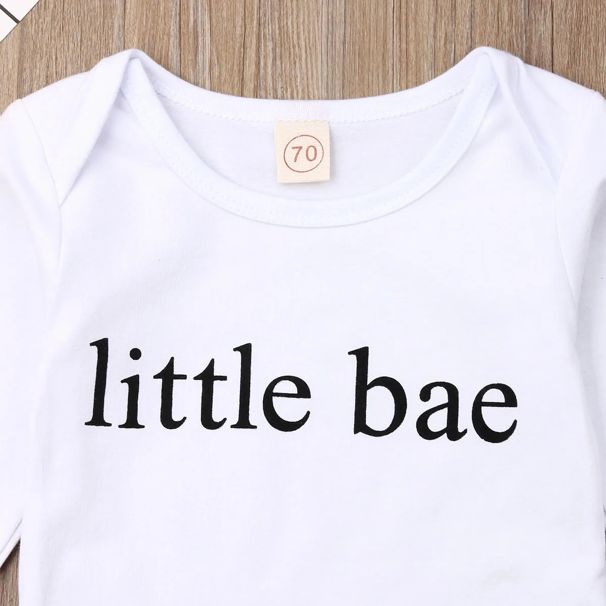 Новая одежда для маленьких девочек топы с принтом «Little Bae», футболка джинсовые шорты комплект одежды из 2 предметов