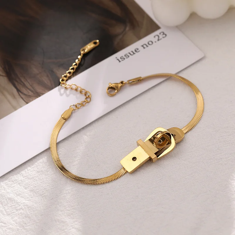 

Fashion new belt buckle snake bone necklace bracelet female Korean version of titanium steel plated 18K gold and silver jewelry