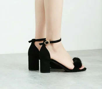 

2020 Summer Ladies Fashion Block Middle High Heeled Sandals Fur Balls Suede Open Toed Buckle Shoes Women
