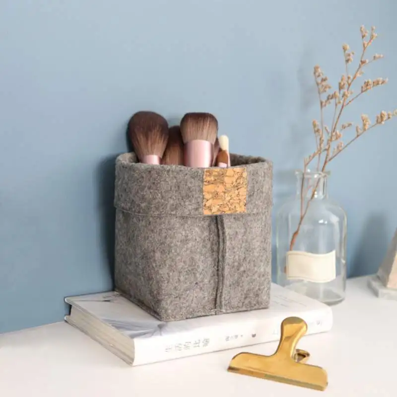 

Fashion Makeup Brushes Holder Case Storage Cosmetic Felt Brush Bag Brushes Organizer Make Up Tools Desktop Storage Container1