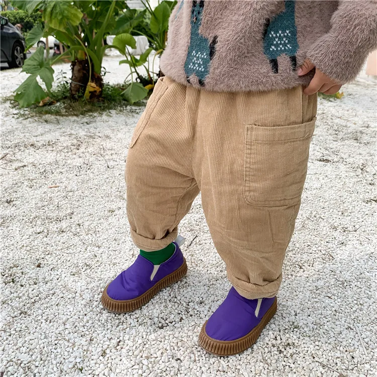 Вельветовые хлопковые брюки для маленьких девочек; детские бархатные утепленные брюки; Цвет черный, хаки; Детские флисовые брюки с двумя карманами