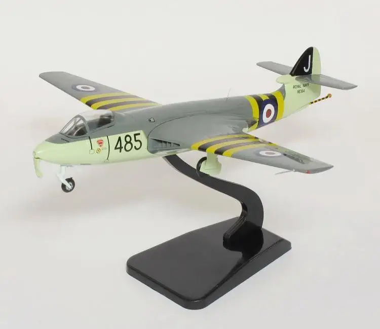 HAWKER SEA HAWK FGA.6 XE364 SUEZ CRISIS ROYAL NAVY 1/72 литой самолет AV72