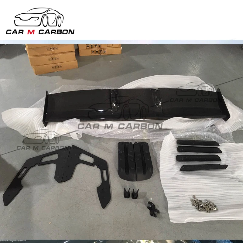 7 NISSAN  GTR rear wing