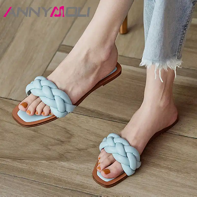 scarpin salto baixo branco