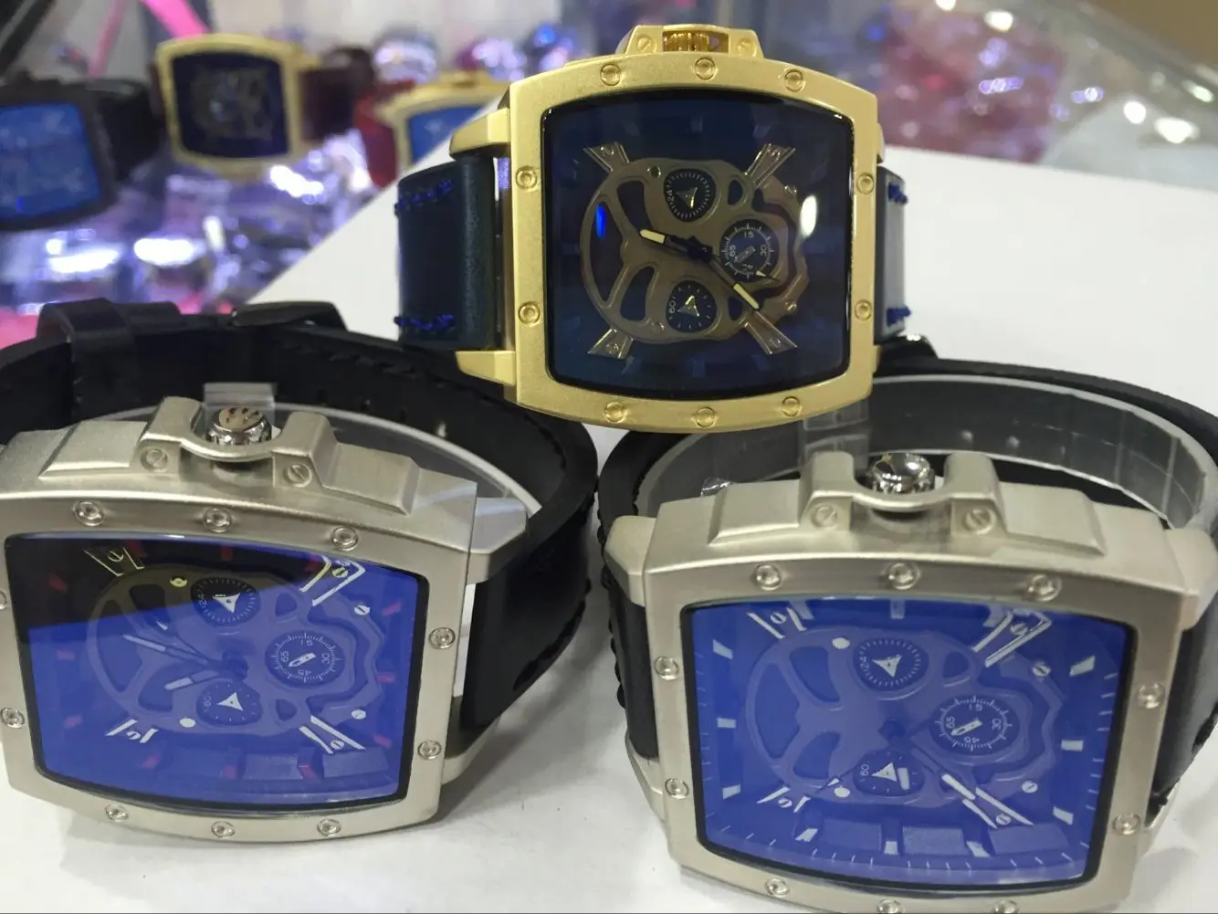 

Large Skull Necklace Leather Belt Dusud Leather Belt Steel Belt Calendar Quartz Watch