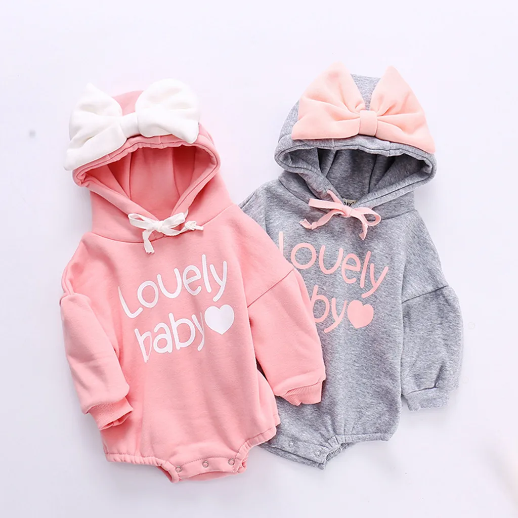 

6M-3Y Children Long Sleeve Letter Print Bow Tie Hooded Romper Romper Jumpsuit Lovely Baby Fashion Warm High Quality Jumpsuit S4
