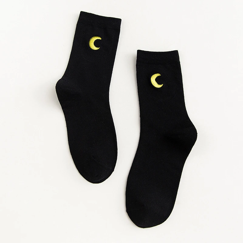 CHAOZHU/Новинка года; женские модные Хлопковые вязаные носки с вышивкой Сейлор Мун; мягкие повседневные женские носки высокого качества; calcetines - Цвет: Черный