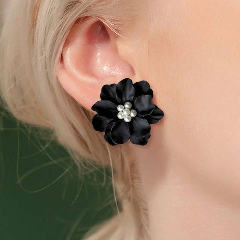 Flower Earrings Sexy Woman Black Party Club Accessories Ear Stud Fashion Jewelry Korean Pearl