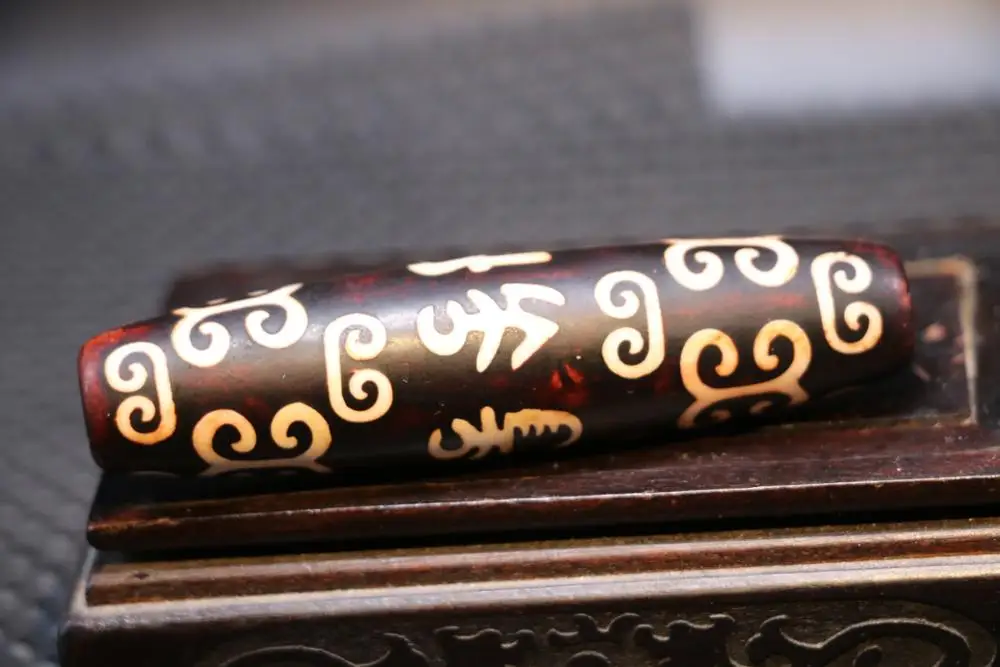 Unique Style Magic Power Tibetan Old Agate Lucky Cloud 6 OM Words Long dZi Bead Totem Amulet LKbrother Talisman UPS1216AQrs