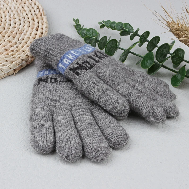 Рисунок 4 - Детские варежки, утепленные плюшевые