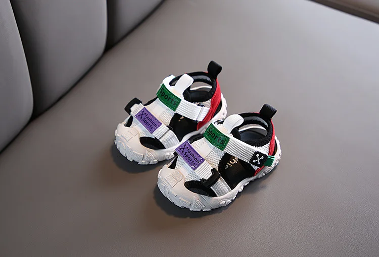 14169385801_1961880346