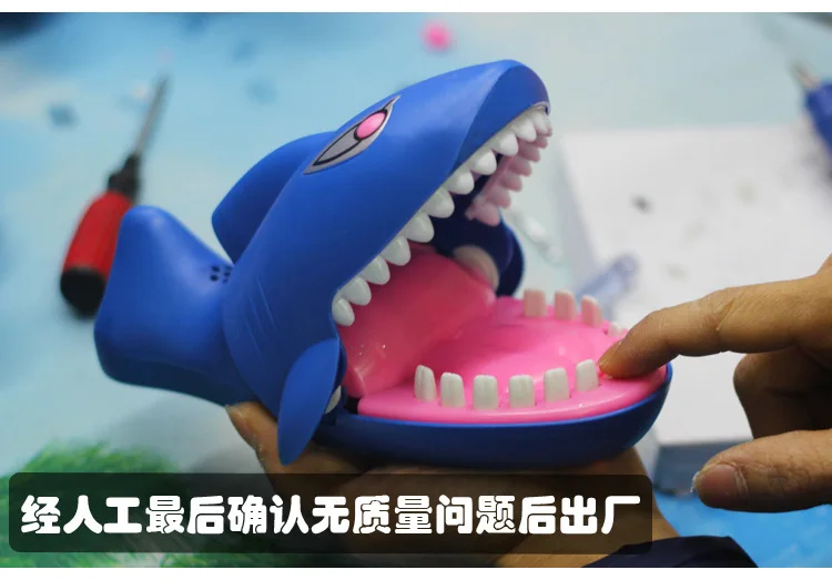 Megalodon Bite Finger акула игрушка зубами укус игра трюк звук и светильник для отдыха вечерние настольные игры