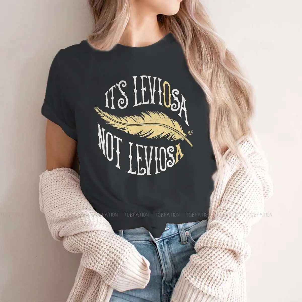 Leviosa O Neck Tshirt Feather Fabric Classic T Shirt Donna Top Individualità Fluffy Vendita Calda