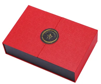 

Luxury magnetic closure gift box gold hot stamping logo white paper gift box packaging ---CP0343