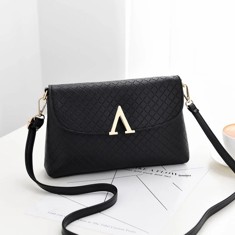

Women Shoulder Bags 2020 summer new Korean version of the Messenger bag handbag wild Diamond embossing shoulder bag clutch purse