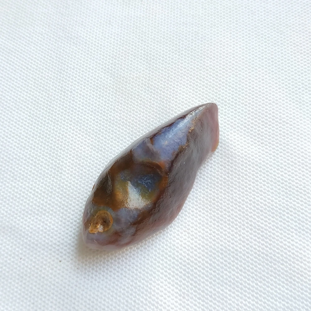 Natural beautiful stone Ornamental raw stone raw agate Silk Road Collectibles unique collection Natural beautiful stone Ornamental raw stone raw agate Silk Road Collectibles unique collection