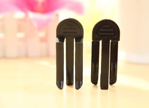 Multi-purpose and practical trash bin clip J03
