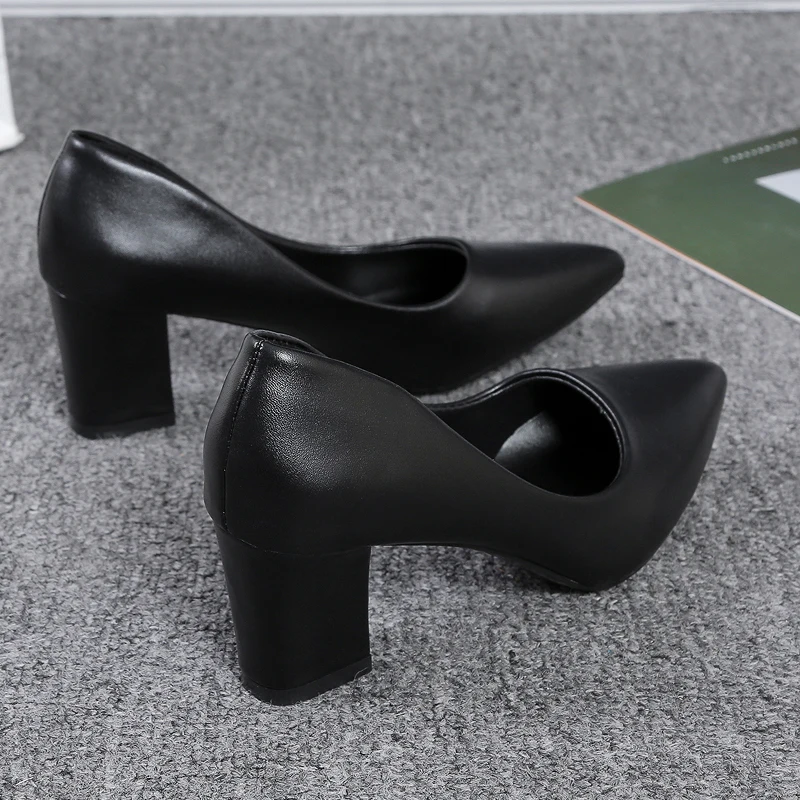 Туфли-лодочки женские из мягкой кожи заостренный носок квадратный каблук без