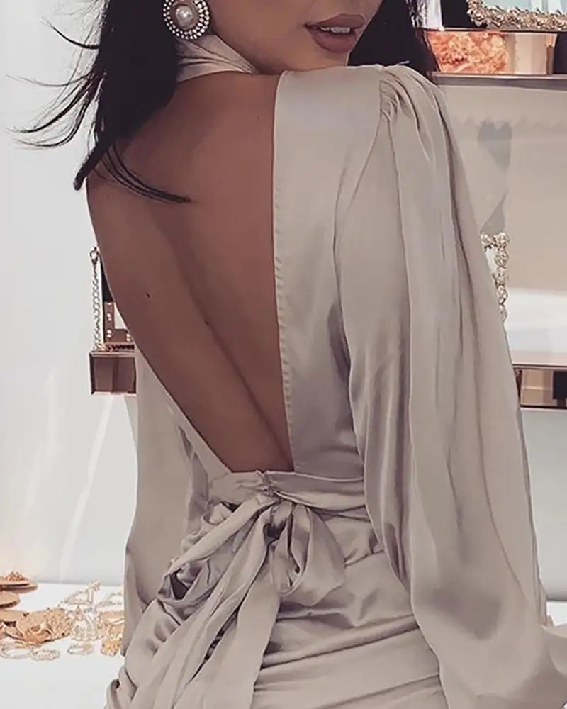 Сексуальное шелковое атласное платье с вырезом на груди без спинки с рюшами