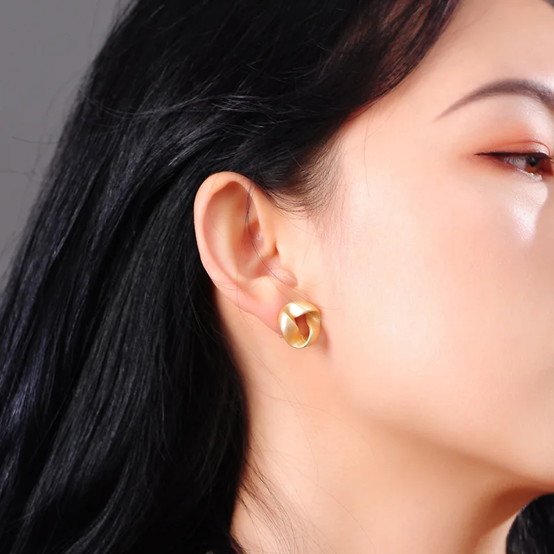 Korean style creative simple Wang Hong ear-free ear clip women's autumn and winter New temperament minority commuting earring