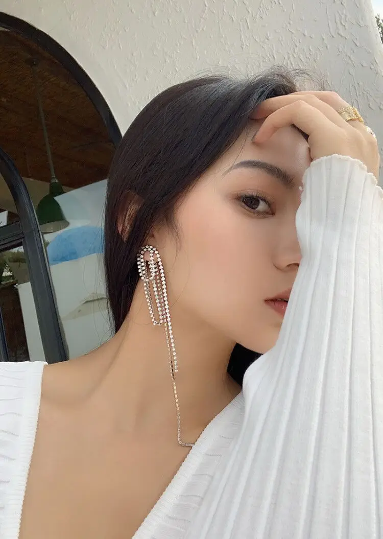 

Irregular minority BLING tasseled Earrings temperament ear nails