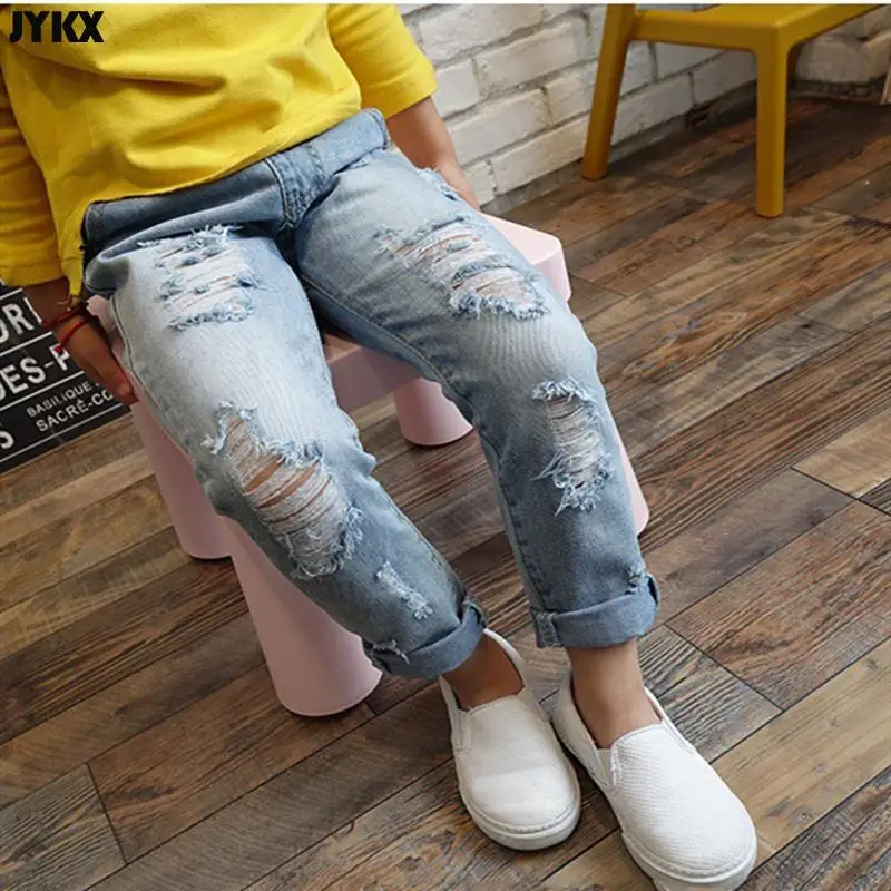 용수철 및 여름 데님 캐주얼 루즈 커프스 청바지, 여러 가지 빛깔의 구멍이 있는 어린 소녀 청바지, 어린이 바지, 2024 신상 패션