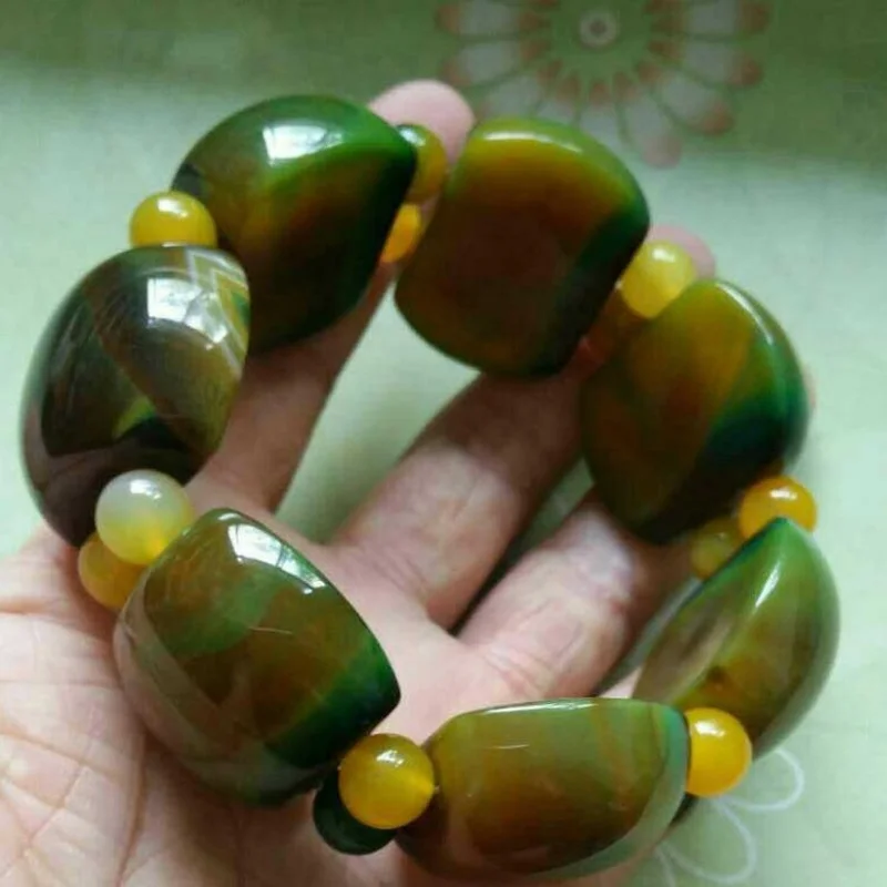 Men's Modern Simple Bracelet in Natural Yellow-Green Agate Flower Design