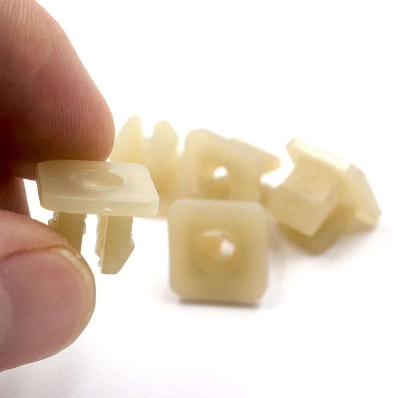 100pcs Natural 9mm Nut Grommet Clamp Nylon Fixeding Clips For Car