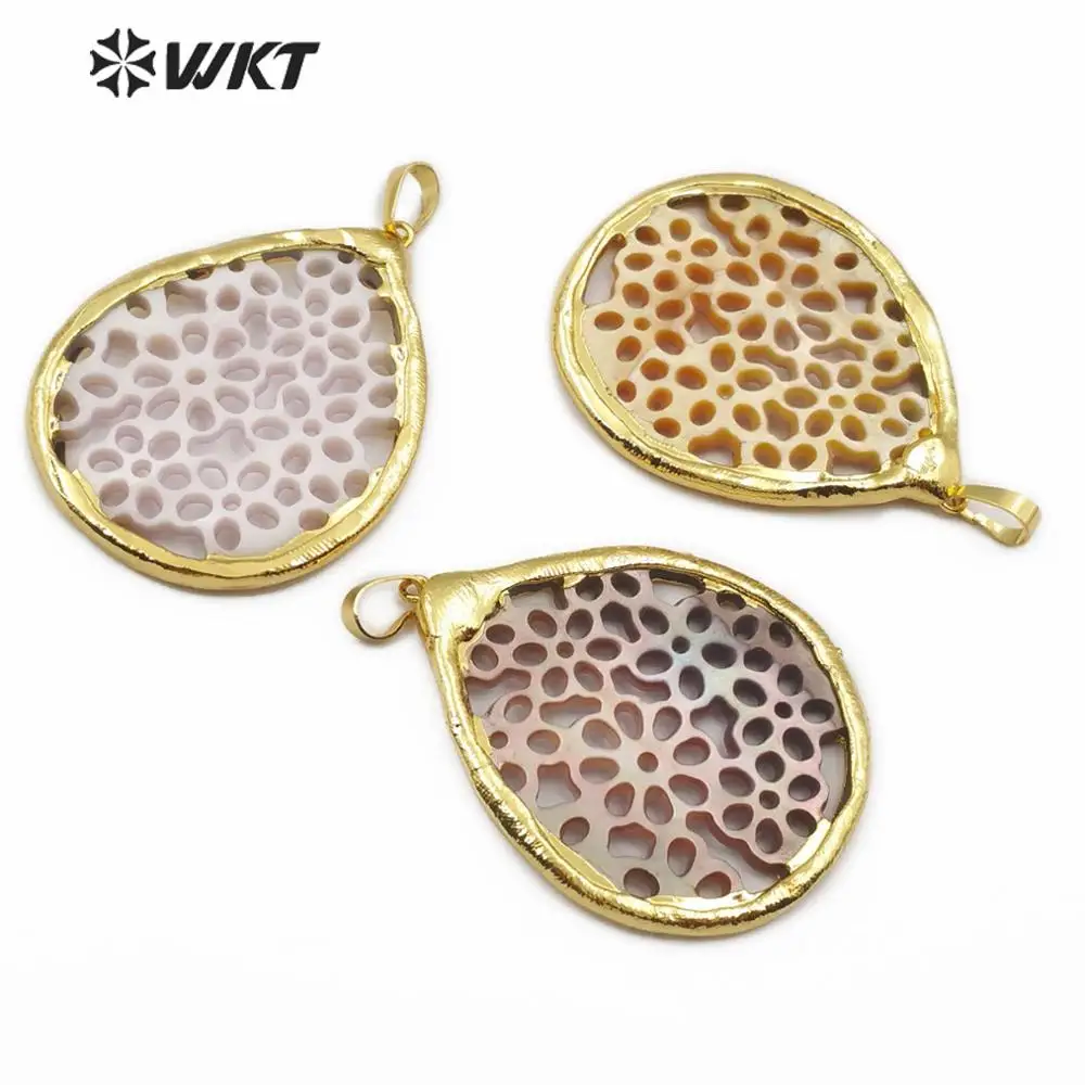 

WT-JP152 Natural Shell Pendant Waterdrop Shape With Gold Electroplated Hollow-carved Design Pendant Fashion Women Jewelry