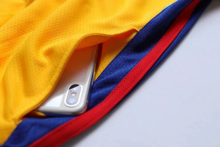 9218804977_1861772048