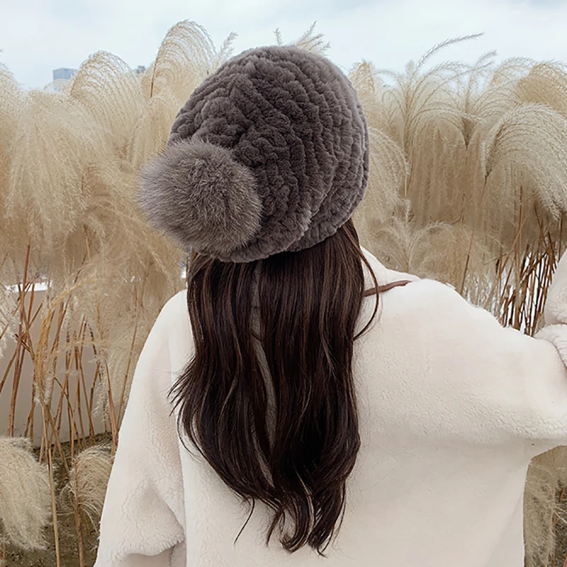 YC Fur мягкие теплые настоящие меховые шапки головные уборы для женщин эластичные вязаные шапки из меха кролика рекс шапки большого размера помпоны из лисьего меха женская шапка