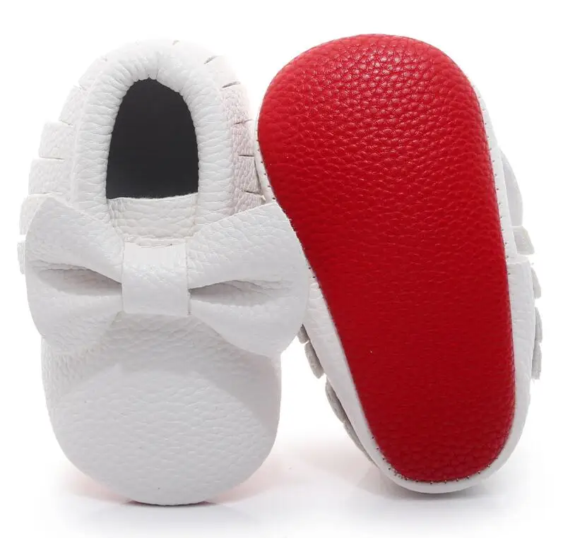 Nuevo rojo suela cuero PU para recién nacido bebé niño niña bebé mocasines zapatos suaves mocasines Bebe sandalias suela blanda antideslizante calzado cuna zapatos