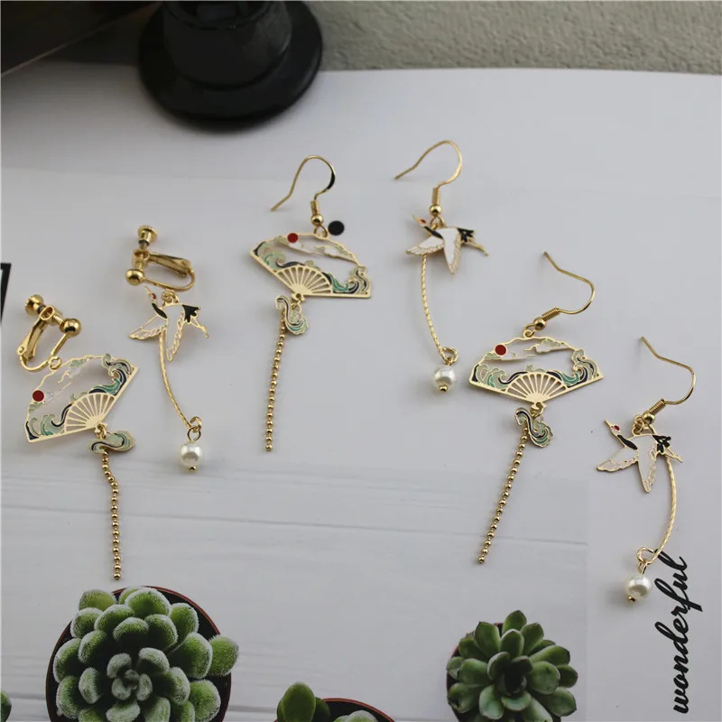 Custom palace fan earrings retro national style asymmetrical fairyland flying crane without pierced ear clips | Украшения и