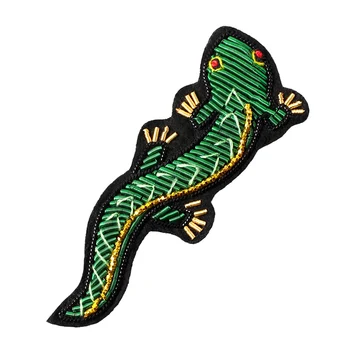 

Hand-embroidered Indian Silk Small Gecko High-end Accessories Jewelry Animal Pin-style Personality Wild Badge