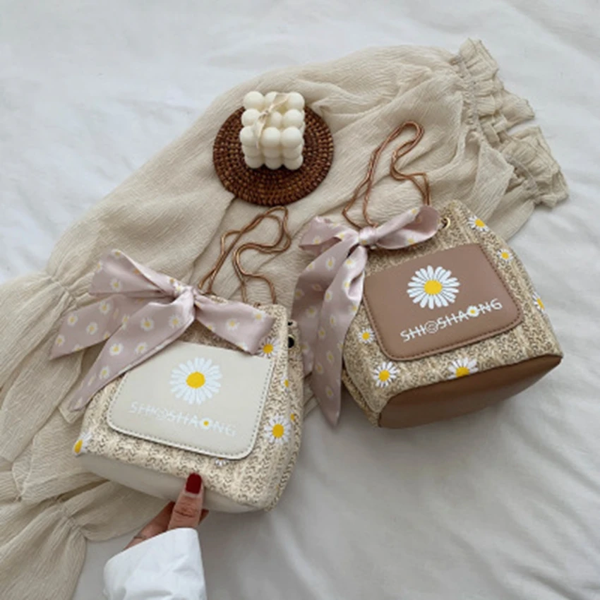 

Korean version of Fashion wild Elegant Chain crossbody Handbags Weaving Female Travel Shoulder Bag New Summer Ladies ShoulderBag