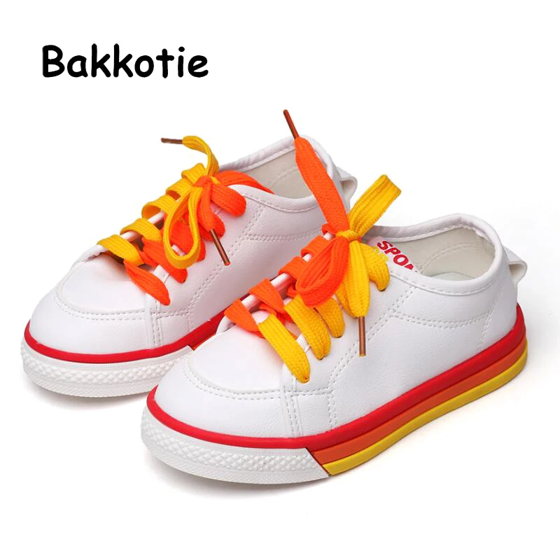 Bakkotie/Новинка года; модные спортивные кеды для маленьких мальчиков; осенние дышащие брендовые кроссовки из искусственной кожи для девочек; детская мягкая повседневная обувь белого цвета