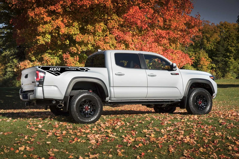 toyota-tacoma-crew-cab-back-side-0-451392_副本