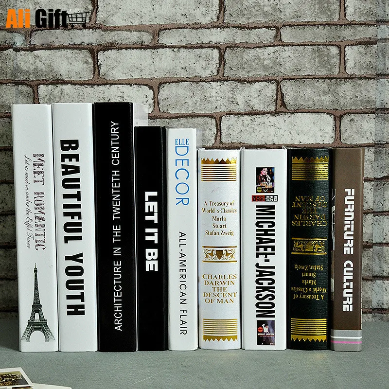 Муляжи книг. Муляж книг для интерьера. Имитация книг для интерьера. Бутафорские книги для интерьера. Фальшивая книга
