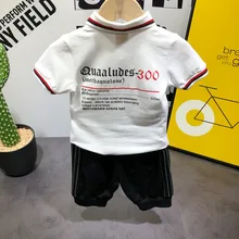 Комплекты для мальчиков футболка с короткими Футболка с рукавами новые летние Стиль детей 2 корейско-Стиль 3 раза, отложной воротник, 4 буквами 5 Поло рубашка 6-летнего ж