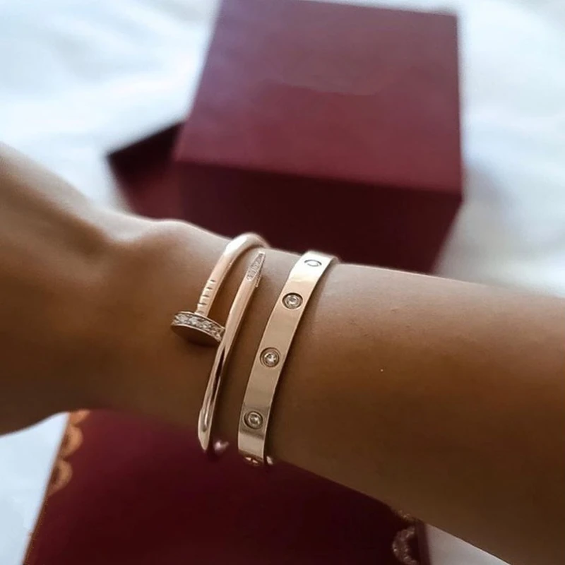 

Mavis Hare Crystal love & Crystal Stainless Steel Cuff Bangle Set high quality Card buckle bracelet bangle for Woman