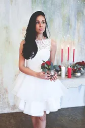 Organza Wedding Dresses Short Mini Jewel Neck Lace Appliques Flowers Beaded Illusion Button Back Tiered Ruffles Bridal Gowns
