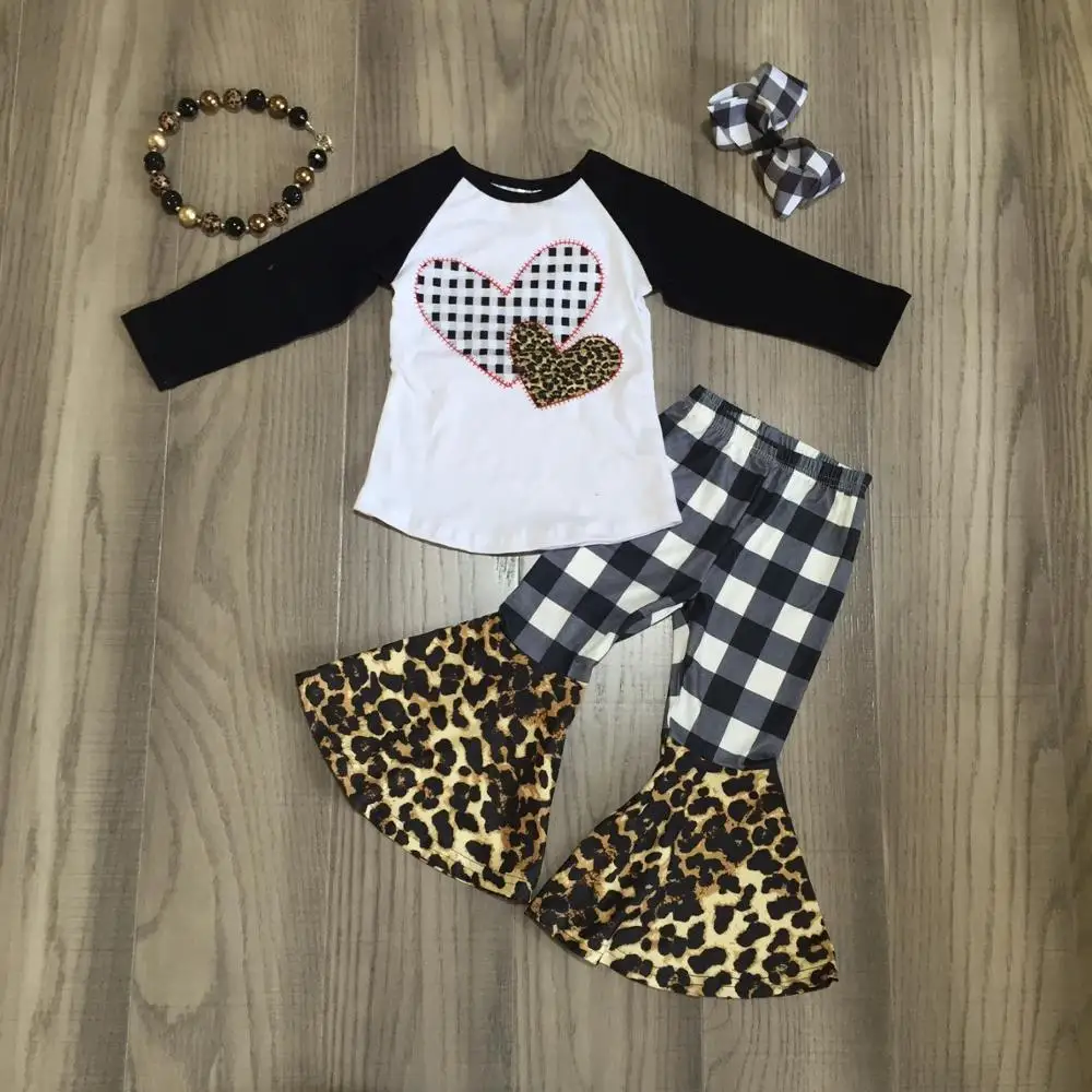 Весенне-зимняя одежда ко Дню Святого Валентина детская одежда из хлопка брюки-клеш с леопардовым принтом и рюшами в форме сердца подходящие аксессуары