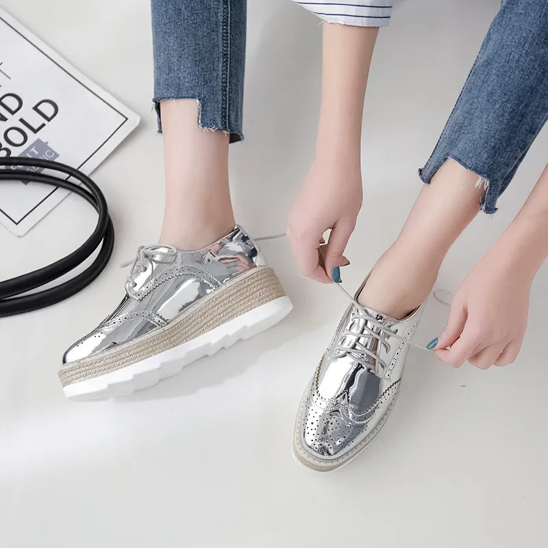 Women Platform Oxford Shoes Big Size Carving Oxfords Round Toe Creepers  Women Wedges Metallic Silver Black Women's Brogue Shoes