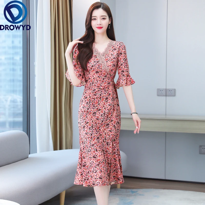 

Летнее цветочное платье, новинка 2021, нежное, легкое, облегающее, с оборками, с поясом на бедрах, V-образным вырезом, женское Цветочное платье