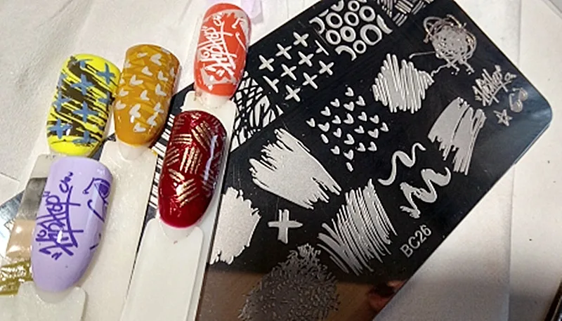 Шаблон для ногтей Цветочный Венок Дизайн штамповки пластины Маникюр пластина с изображениями для нейл-арта DIY ногтей декоративные трафареты