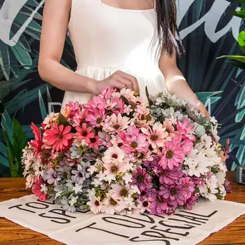 

Artificial Daisy Flower Bride's Bouquet 9 Branch 25 Heads Flower Simulation Plant Wedding Hotel Decoration Party Flower Wreath
