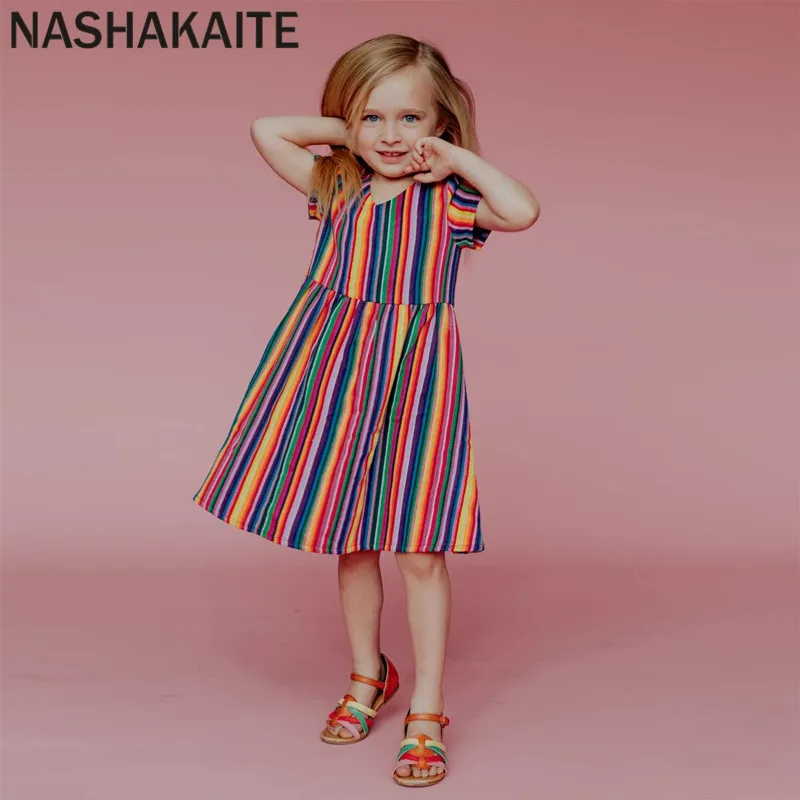 NASHAKAITE/платье для мамы и дочки в семейном стиле; модное платье в радужную полоску с короткими рукавами и v-образным вырезом; платья для мамы и дочки