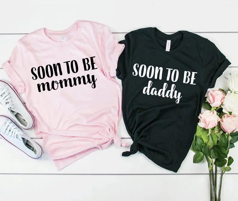 Футболки с принтом Soon To Be Mommy Daddy футболка для мамы и папы летние футболки