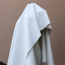 Белая матовая кожа искусственная кожа стрейч искусственная кожа среднего размера Одежда Ремесло дизайнерская ткань, по распродаже метр